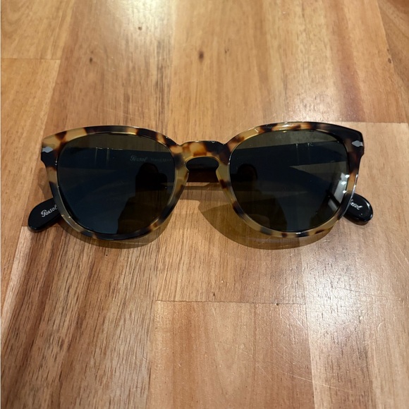 Persol Tortoise Shell Sunglasses - Picture 1 of 5